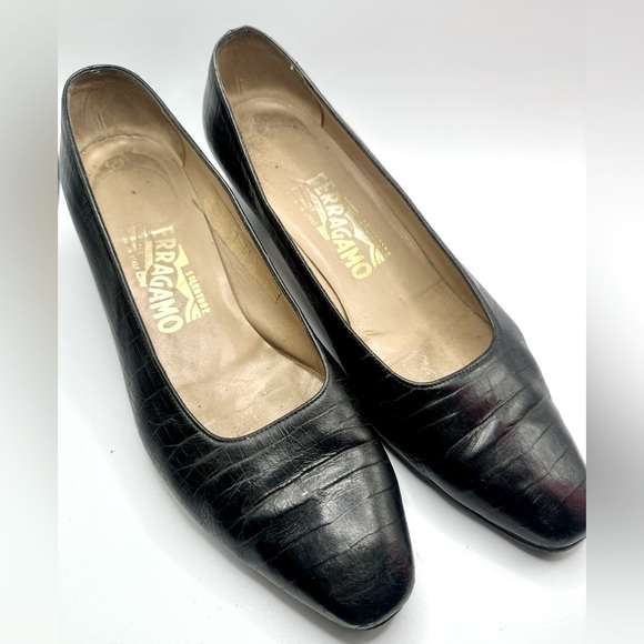 Salvatore Ferragamo heels - Picture 1 of 8